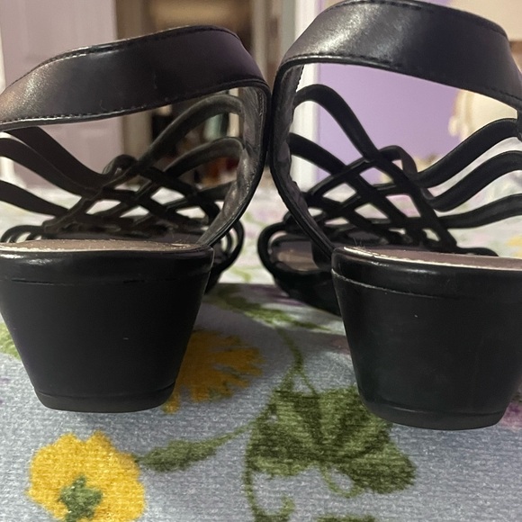 Impo Black Strappy Sandals 10 - Picture 3 of 16
